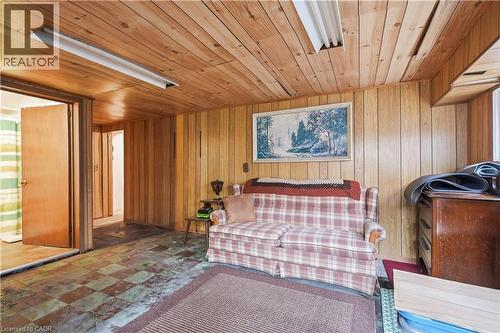 35 Chetwood Street, St. Catharines, ON - Indoor Photo Showing Other Room