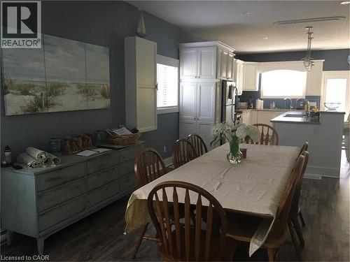 38 Walter Street, Turkey Point, ON - Indoor Photo Showing Dining Room