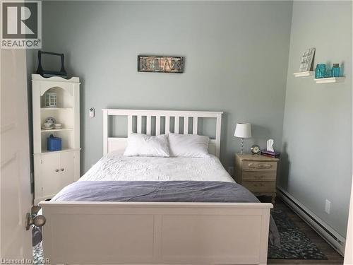 38 Walter Street, Turkey Point, ON - Indoor Photo Showing Bedroom
