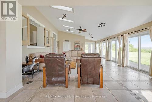 733 County Rd 2 Rd Road E, Otonabee-South Monaghan, ON - Indoor Photo Showing Other Room
