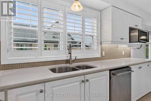 534 Grange Way, Peterborough (Northcrest Ward 5), ON - Indoor Photo Showing Kitchen With Double Sink