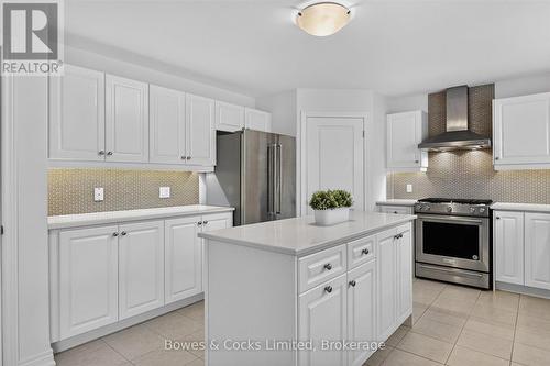 534 Grange Way, Peterborough (Northcrest Ward 5), ON - Indoor Photo Showing Kitchen With Stainless Steel Kitchen With Upgraded Kitchen