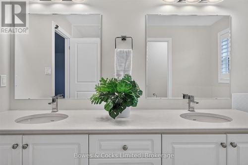 534 Grange Way, Peterborough (Northcrest Ward 5), ON - Indoor Photo Showing Bathroom
