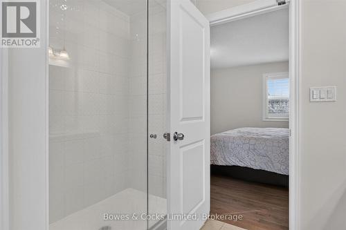 534 Grange Way, Peterborough (Northcrest Ward 5), ON - Indoor Photo Showing Bathroom