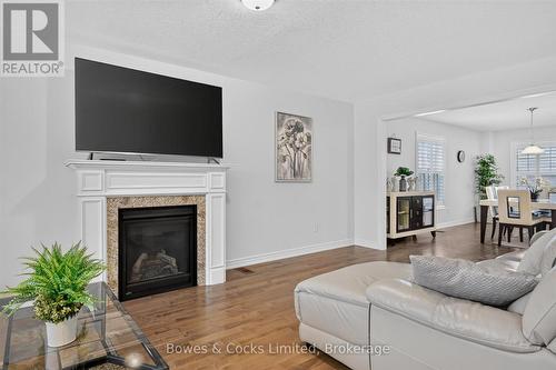 534 Grange Way, Peterborough (Northcrest Ward 5), ON - Indoor Photo Showing Living Room With Fireplace