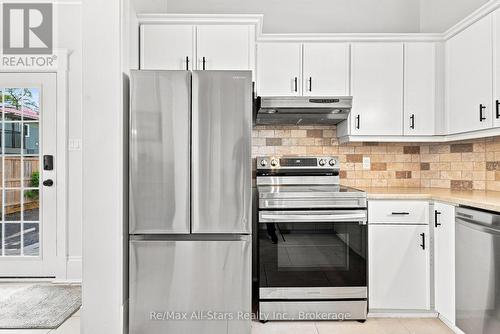 20 Mary Street E, Kawartha Lakes (Lindsay), ON - Indoor Photo Showing Kitchen