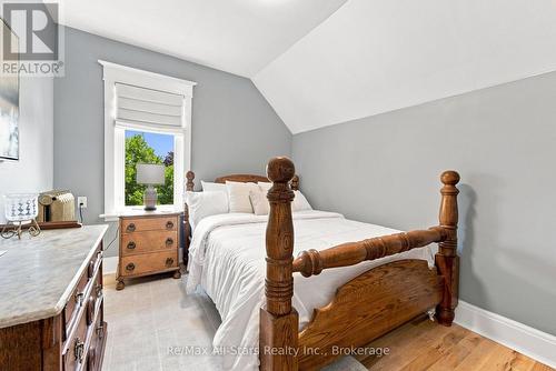 20 Mary Street E, Kawartha Lakes (Lindsay), ON - Indoor Photo Showing Bedroom
