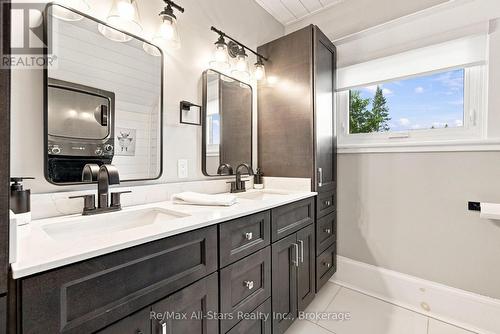 20 Mary Street E, Kawartha Lakes (Lindsay), ON - Indoor Photo Showing Bathroom