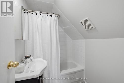 265 Haig Street, Oshawa, ON - Indoor Photo Showing Bathroom