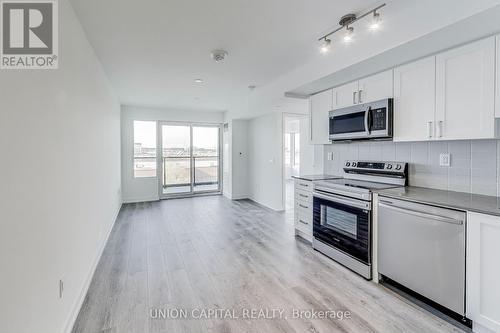 415 - 1435 Celebration Drive, Pickering, ON - Indoor Photo Showing Kitchen