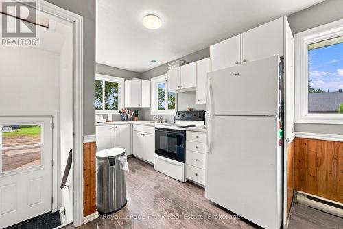 170 Burnt River Road, Kawartha Lakes, ON - Indoor Photo Showing Kitchen