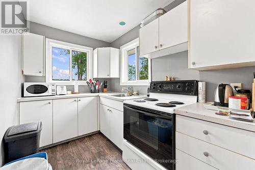 170 Burnt River Road, Kawartha Lakes, ON - Indoor Photo Showing Kitchen