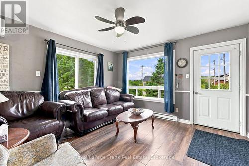 170 Burnt River Road, Kawartha Lakes, ON - Indoor Photo Showing Living Room