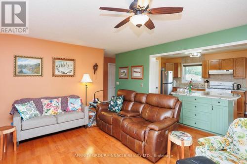 243 Fairbairn Road, Kawartha Lakes (Bobcaygeon), ON - Indoor Photo Showing Living Room
