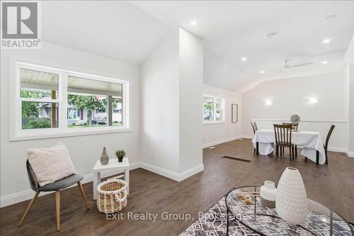 8 Albert Street, Prince Edward County (Picton Ward), ON - Indoor