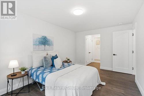 8 Albert Street, Prince Edward County (Picton Ward), ON - Indoor Photo Showing Bedroom