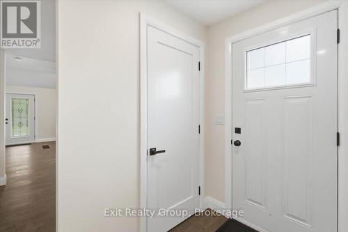 8 Albert Street, Prince Edward County (Picton Ward), ON - Indoor Photo Showing Other Room