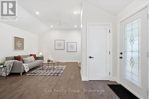 8 Albert Street, Prince Edward County (Picton Ward), ON - Indoor
