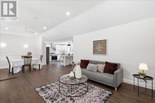 8 Albert Street, Prince Edward County (Picton Ward), ON - Indoor Photo Showing Living Room
