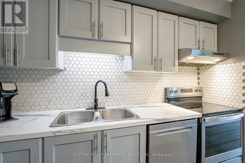 40 Katie Lane, Strathroy-Caradoc (Ne), ON - Indoor Photo Showing Kitchen With Double Sink