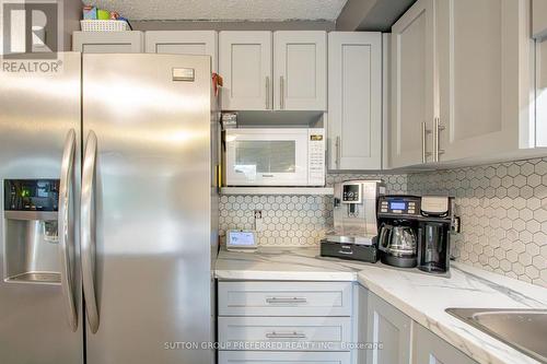 40 Katie Lane, Strathroy-Caradoc (Ne), ON - Indoor Photo Showing Kitchen