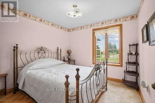 9869 Currie Road, Dutton/Dunwich, ON - Indoor Photo Showing Bedroom