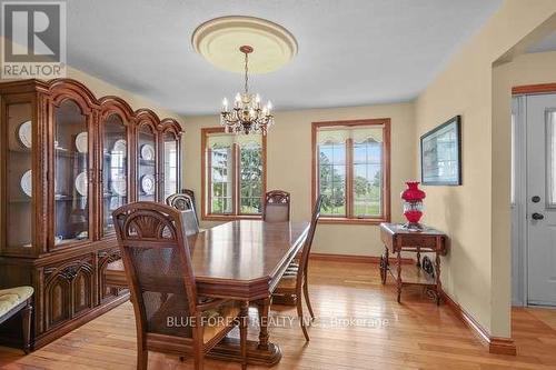 9869 Currie Road, Dutton/Dunwich, ON - Indoor Photo Showing Dining Room