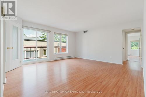 10 - 405 Laurier Avenue E, Ottawa, ON - Indoor Photo Showing Other Room