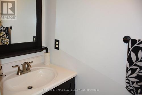 29 Stonebriar Drive, Vaughan, ON - Indoor Photo Showing Bathroom