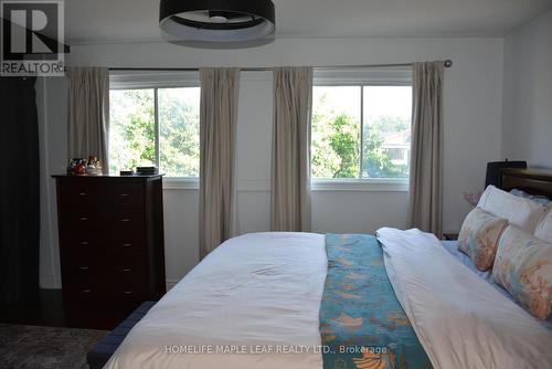 29 Stonebriar Drive, Vaughan, ON - Indoor Photo Showing Bedroom