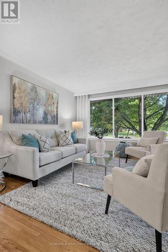 46 Mcintyre Crescent, Halton Hills, ON - Indoor Photo Showing Living Room