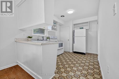 46 Mcintyre Crescent, Halton Hills, ON - Indoor Photo Showing Kitchen