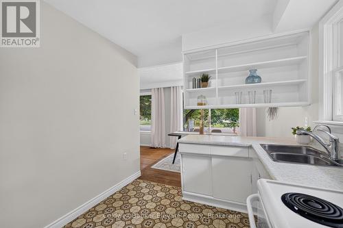 46 Mcintyre Crescent, Halton Hills, ON - Indoor Photo Showing Kitchen With Double Sink