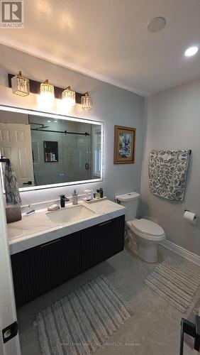 323 Winfield Terrace, Mississauga, ON - Indoor Photo Showing Bathroom