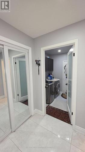 323 Winfield Terrace, Mississauga, ON - Indoor Photo Showing Other Room