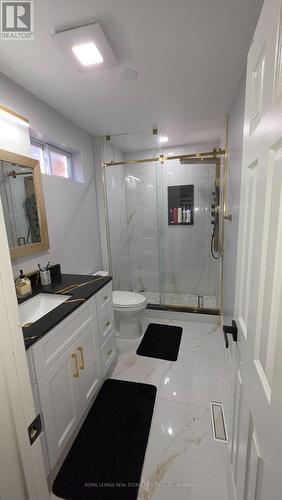 323 Winfield Terrace, Mississauga, ON - Indoor Photo Showing Bathroom