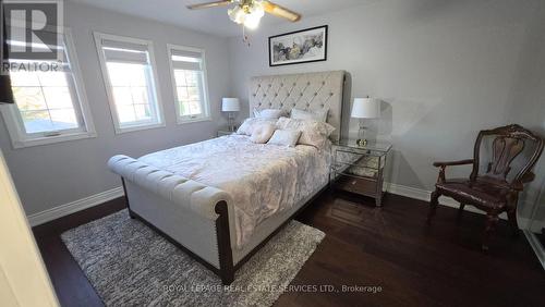 323 Winfield Terrace, Mississauga, ON - Indoor Photo Showing Bedroom