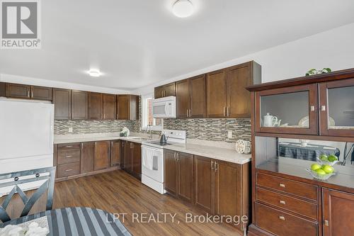 95 Huntingwood Crescent, Brampton, ON - Indoor Photo Showing Kitchen