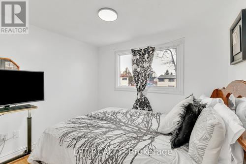 95 Huntingwood Crescent, Brampton, ON - Indoor Photo Showing Bedroom