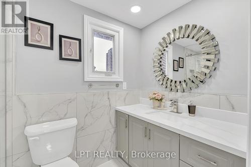 95 Huntingwood Crescent, Brampton, ON - Indoor Photo Showing Bathroom