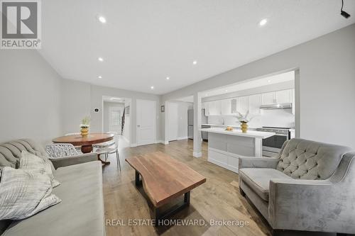 5942 Delle Donne Drive, Mississauga, ON - Indoor Photo Showing Living Room