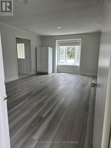 505 Silverstone Drive, Toronto, ON - Indoor