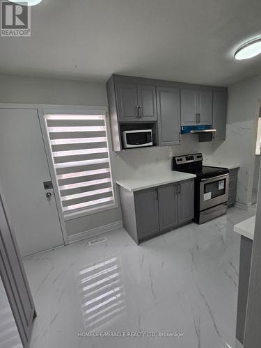 505 Silverstone Drive, Toronto, ON - Indoor