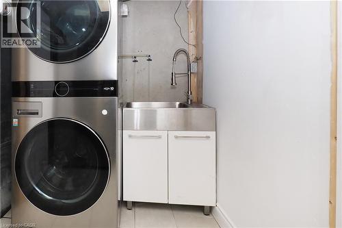 181 Lincoln Road, Waterloo, ON - Indoor Photo Showing Laundry Room