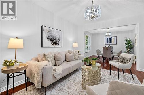 3631 Cherrington Crescent, Mississauga, ON - Indoor Photo Showing Living Room