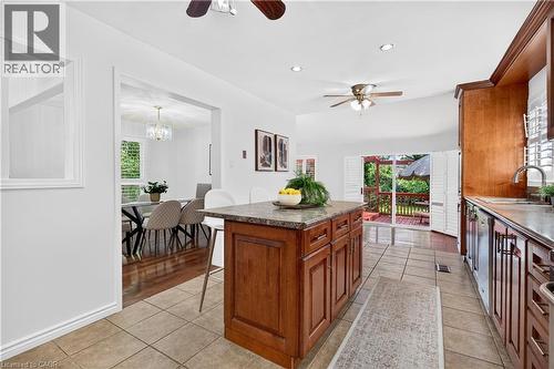3631 Cherrington Crescent, Mississauga, ON - Indoor Photo Showing Kitchen