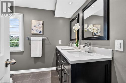3631 Cherrington Crescent, Mississauga, ON - Indoor Photo Showing Bathroom
