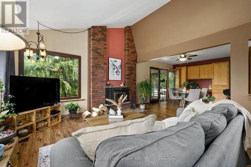 9950 Danforth Road E, Alnwick/Haldimand, ON - Indoor Photo Showing Living Room With Fireplace