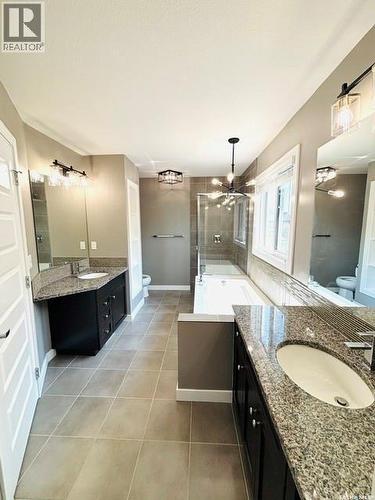 411 Flynn Lane, Saskatoon, SK - Indoor Photo Showing Bathroom