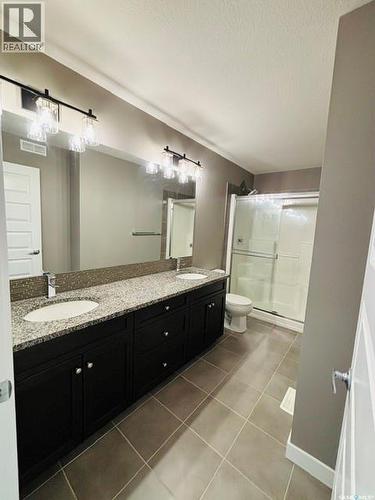 411 Flynn Lane, Saskatoon, SK - Indoor Photo Showing Bathroom